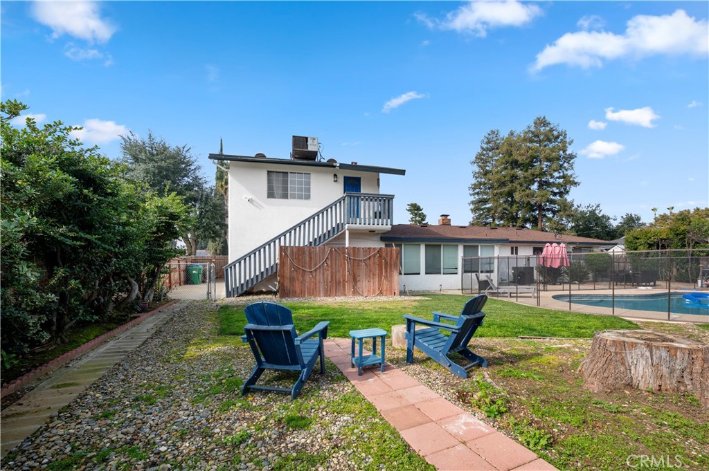 Residential for sale at 925 S Purdue Avenue, Fresno CA featuring 5 beds and 4 baths