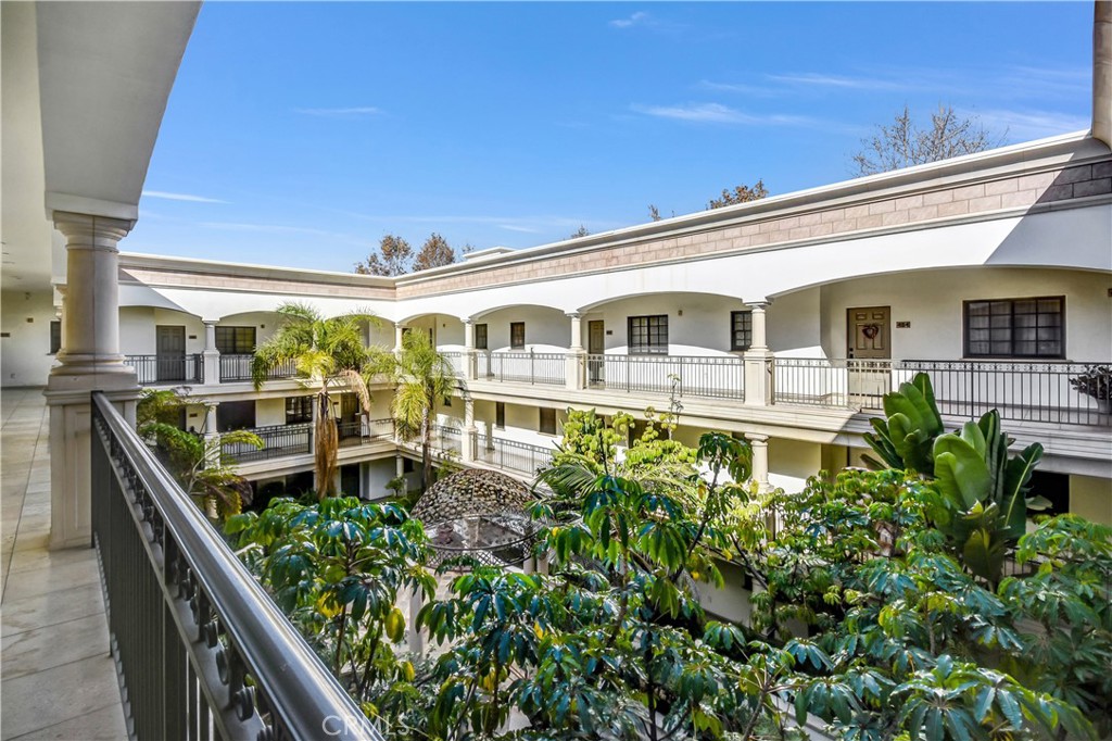 Residential Lease for rent at 333 N Hill Ave 408, Pasadena, Los Angeles County CA featuring 2 beds and 2 baths