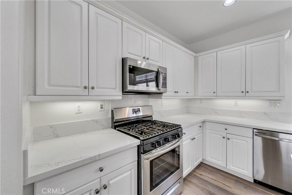 Residential Lease for rent at 180 S Heartwood, Anaheim CA featuring 3 beds and 3 baths