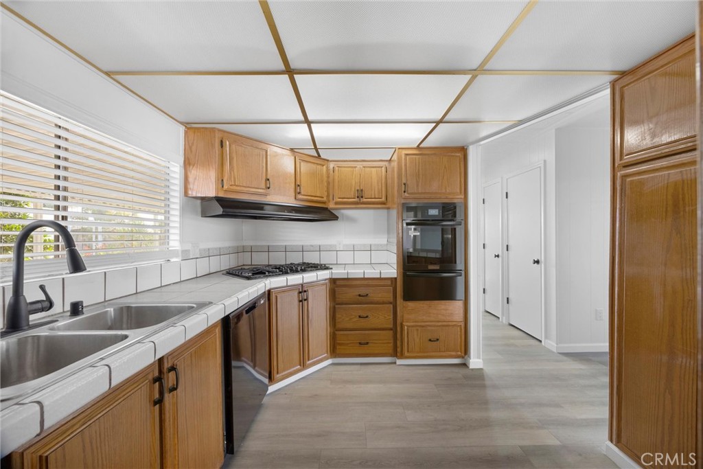 Manufactured In Park for sale at 120 Cedarwood Lane, Bakersfield CA featuring 3 beds and 2 baths