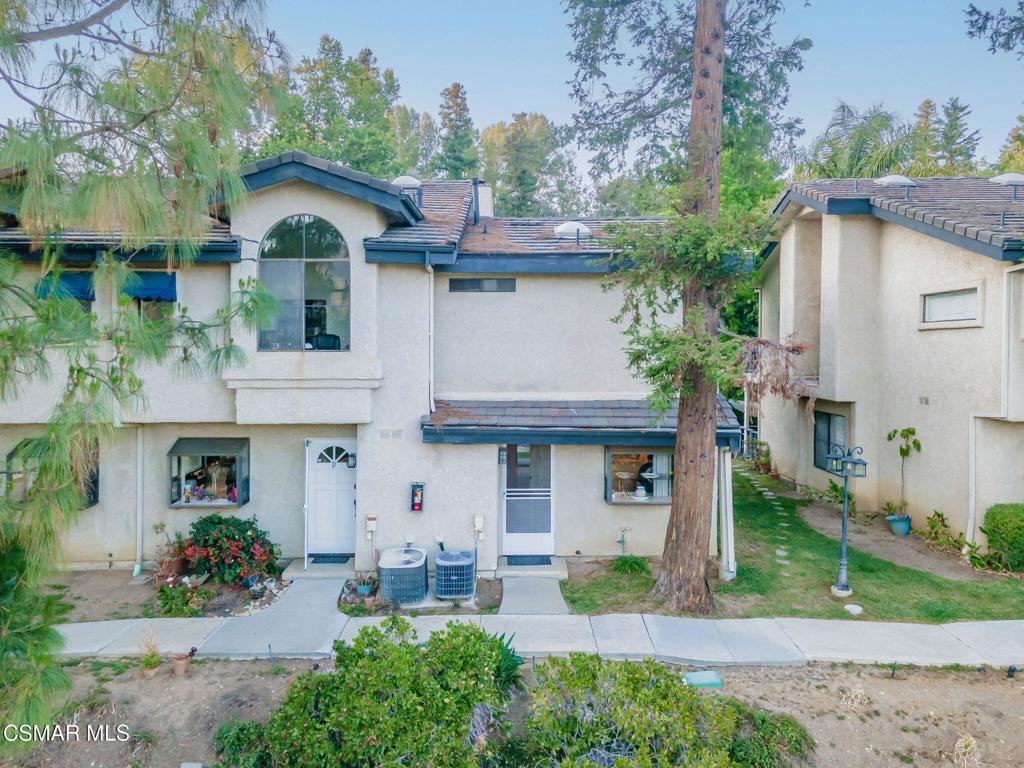 Residential for sale at 5704 Skyview Way E, Agoura Hills CA featuring 1 bed and 2 baths