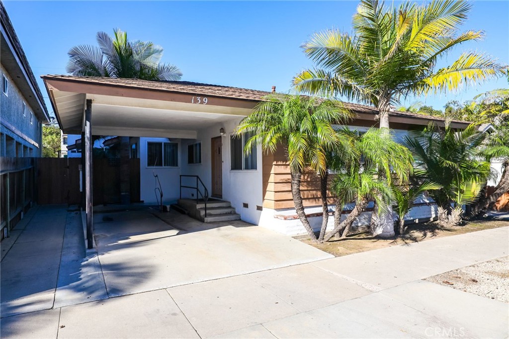Residential Lease for rent at 139 10th Street 4, Seal Beach CA featuring 1 bed and 1 bath