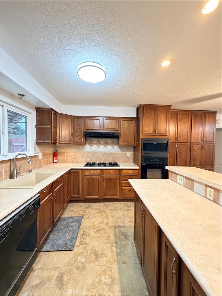 Residential Lease for rent at 2734 Grove, La Verne CA featuring 6 beds and 2 baths