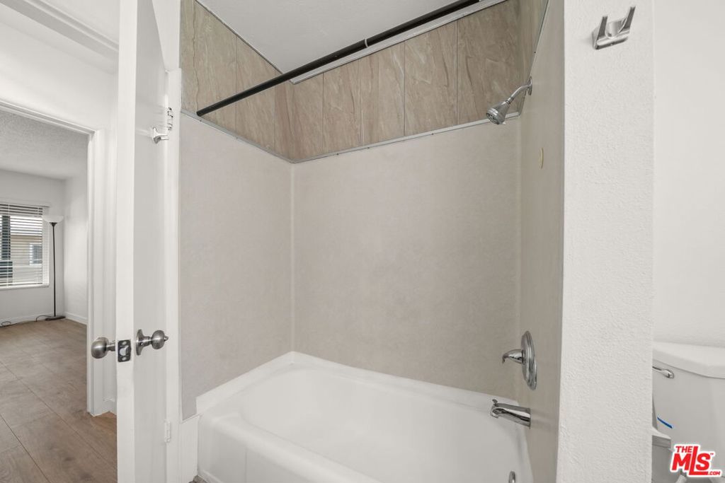 Residential Lease for rent at 1310 W Valencia Drive Apt 1308.5, Fullerton CA featuring 1 bed and 1 bath