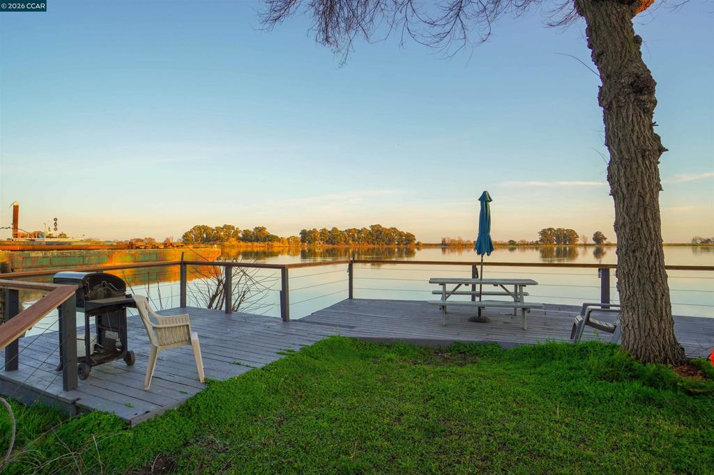 Manufactured In Park for sale at 515 RIVER RD, Rio Vista CA featuring 1 bed and 1 bath