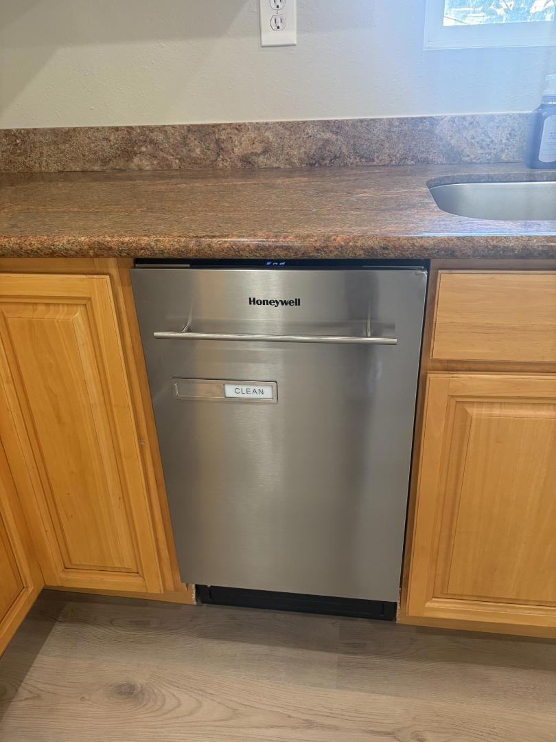 Residential Lease for rent at 40 N Grant Street, San Mateo CA featuring 2 beds and 1 bath