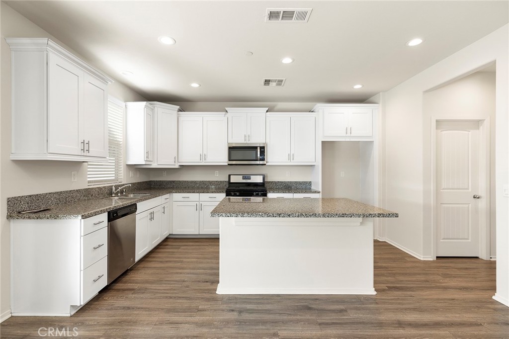 Residential Lease for rent at 30041 Leeward Court, Menifee CA featuring 5 beds and 3 baths