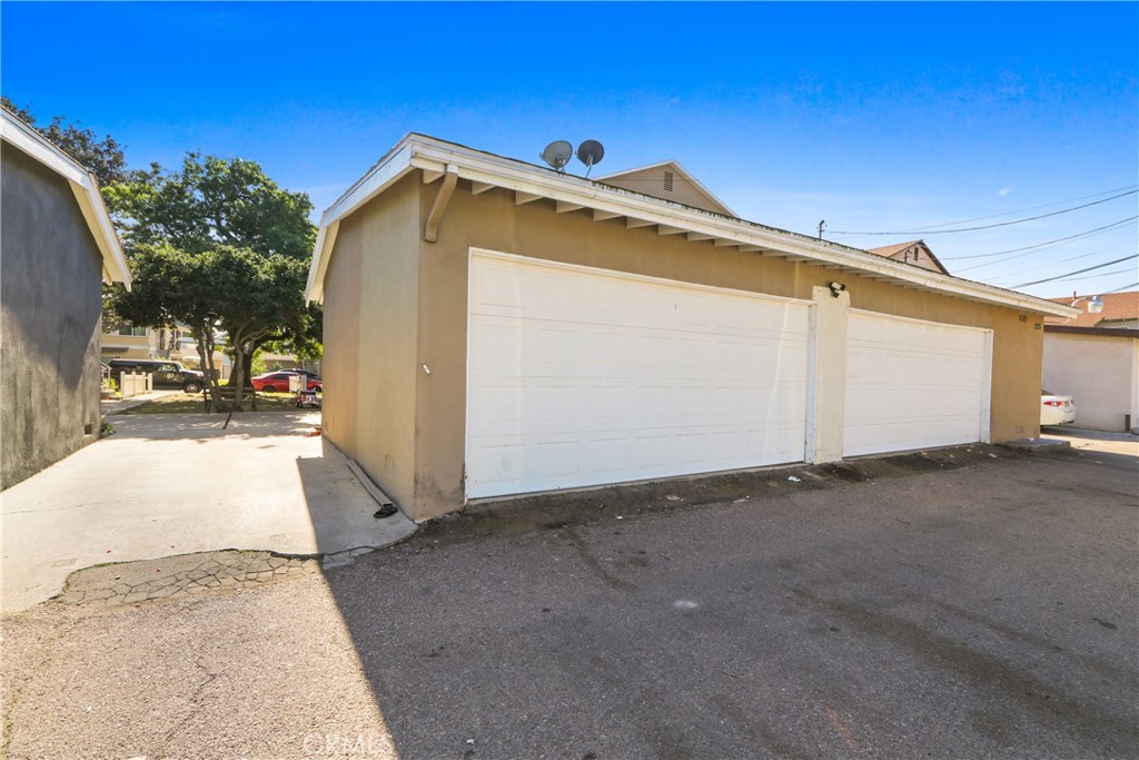 Residential Income for sale at 225 W Knepp, Fullerton CA