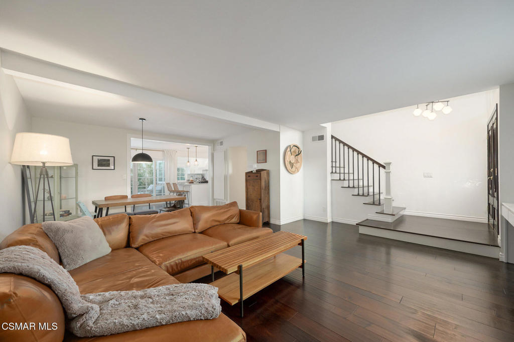 Residential Lease for rent at 1988 Olivewood Court, Thousand Oaks CA featuring 3 beds and 3 baths