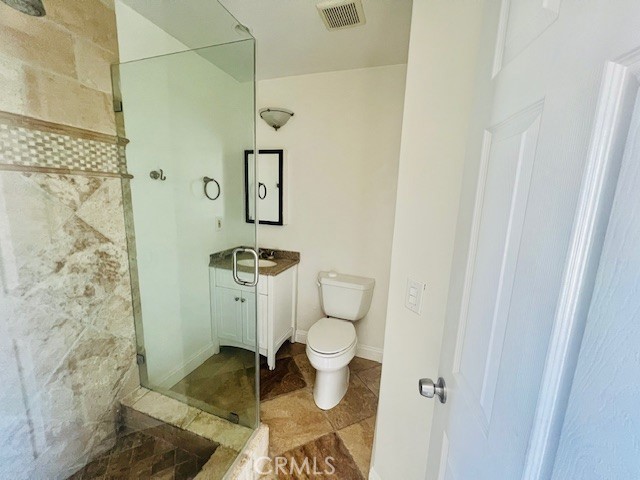 Residential Lease for rent at 24231 Amurro, Mission Viejo CA featuring 3 beds and 3 baths