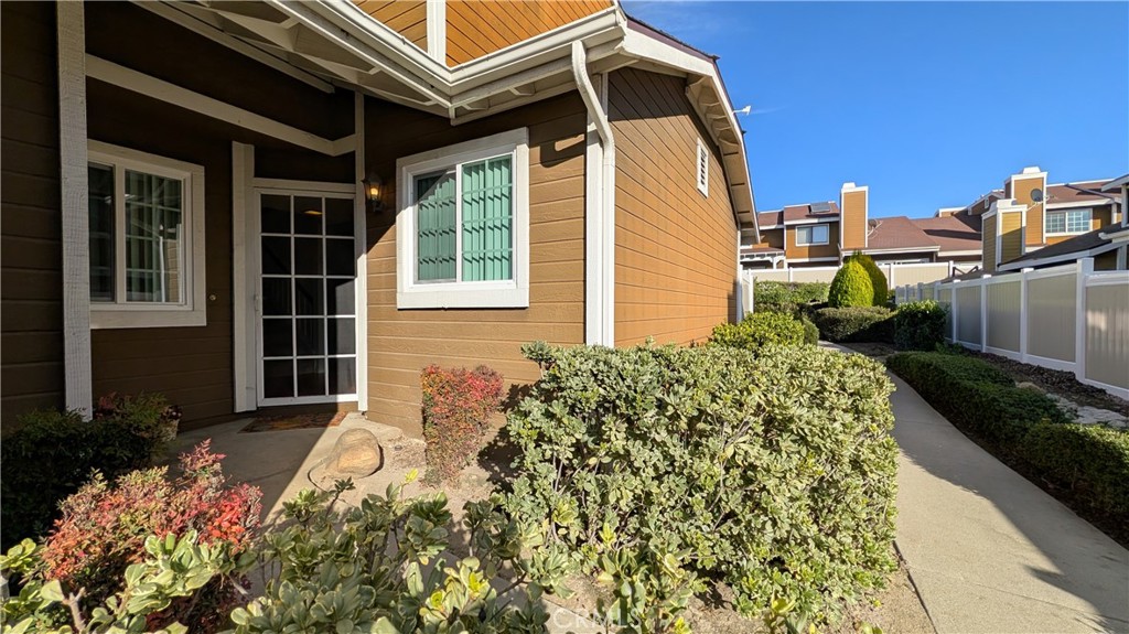 Residential Lease for rent at 740 Lander, Claremont CA featuring 3 beds and 3 baths