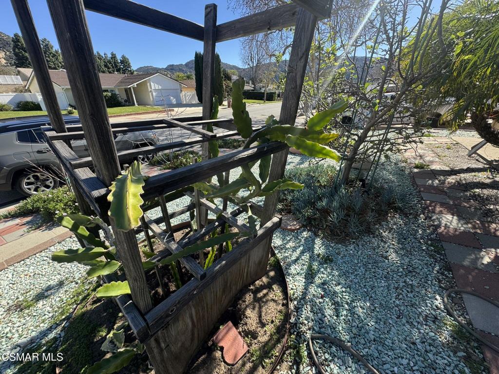 Residential Lease for rent at 2299 Keystone Street, Simi Valley CA featuring 4 beds and 3 baths