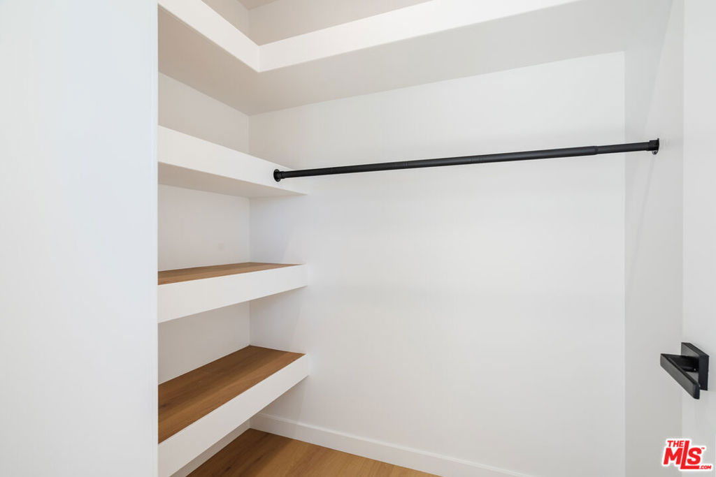 Residential Lease for rent at 6763 Lexington Avenue 1/2, Los Angeles, Los Angeles County CA featuring 4 beds and 4 baths