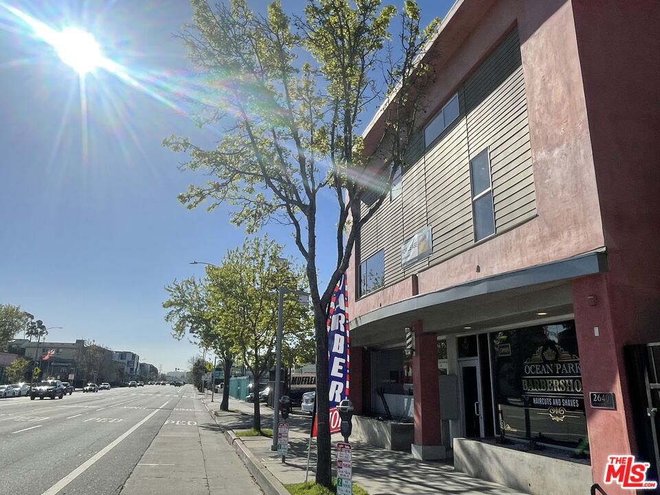 Residential Lease for rent at 2640 N Lincoln Boulevard 2B, Santa Monica, Los Angeles County CA featuring 1 bed and 1 bath