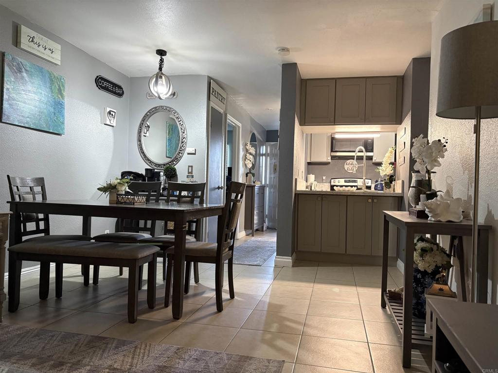 Residential for sale at 4041 Oakcrest Dr 108, San Diego CA featuring 2 beds and 2 baths