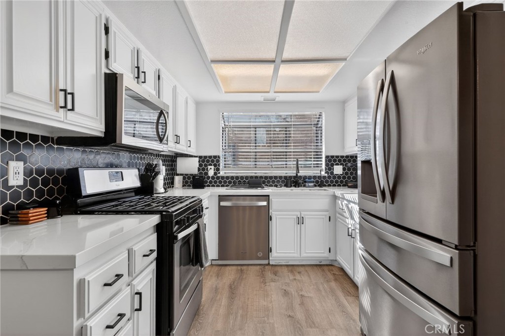 Residential for sale at 433 W Avenue J5 13, Lancaster CA featuring 2 beds and 3 baths