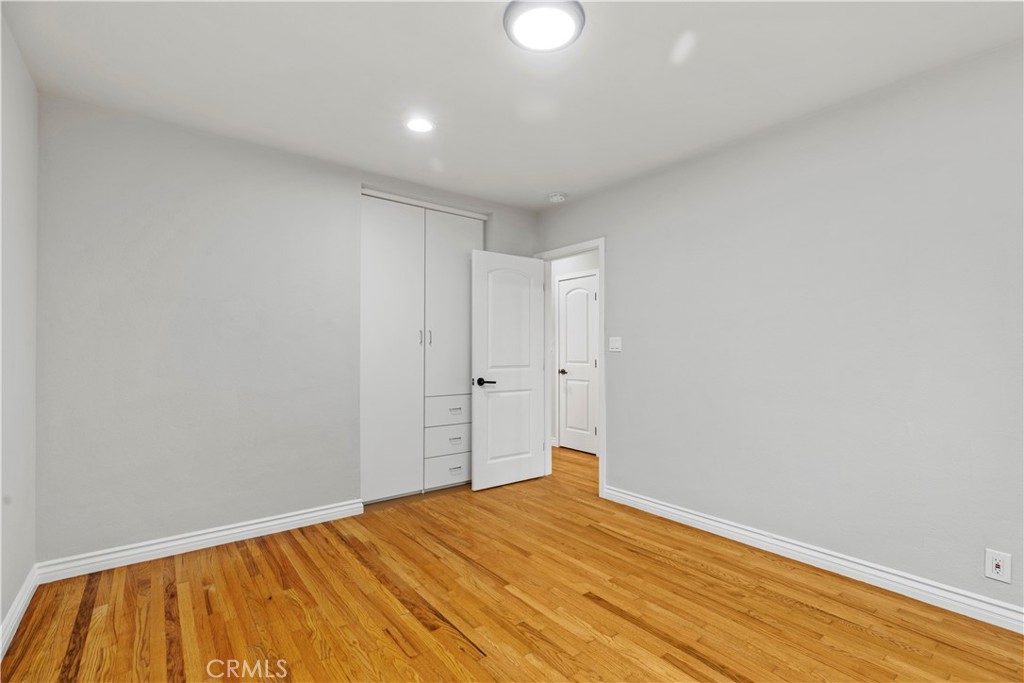 Residential Lease for rent at 8708 Reading Avenue, Los Angeles, Los Angeles County CA featuring 2 beds and 1 bath