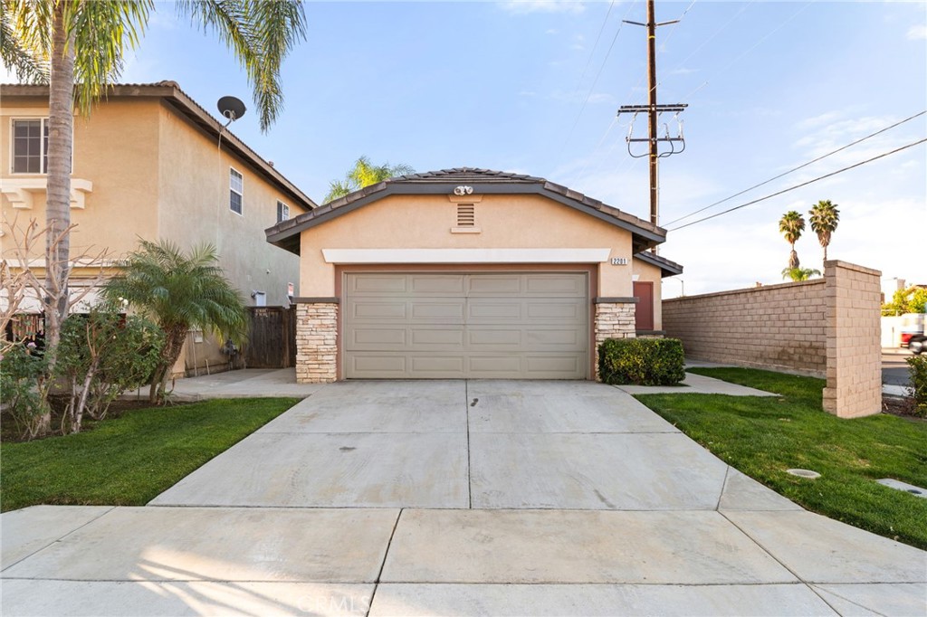 Residential Lease for rent at 2201 Jornada, Perris CA featuring 3 beds and 2 baths