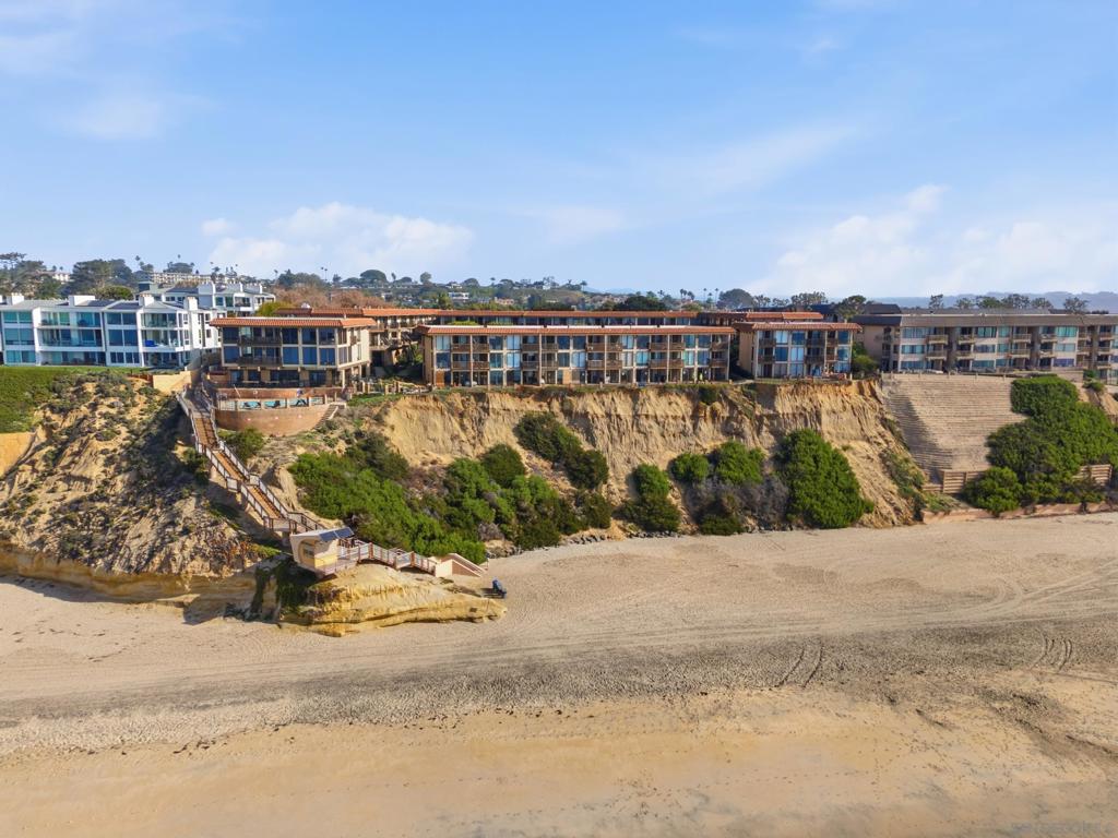 Residential for sale at 190 Del Mar Shores Terrace 69, Solana Beach CA featuring 1 bed and 1 bath