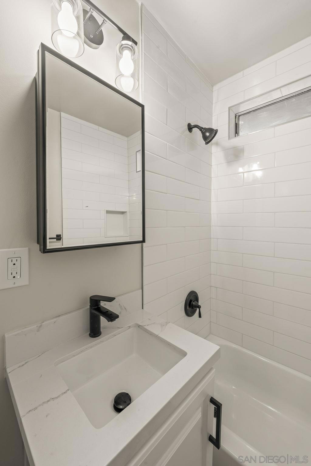 Residential Lease for rent at 4356 Clairemont Dr, Chula Vista CA featuring 2 beds and 1 bath