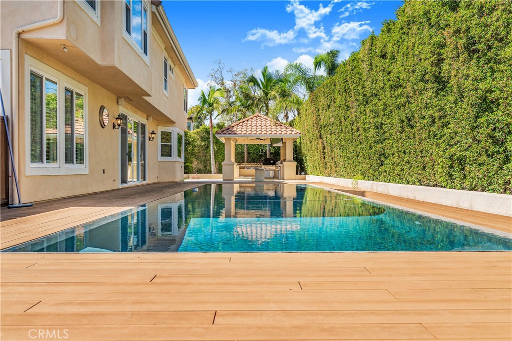 Residential for sale at 2463 Abadejo, La Verne CA featuring 6 beds and 6 baths