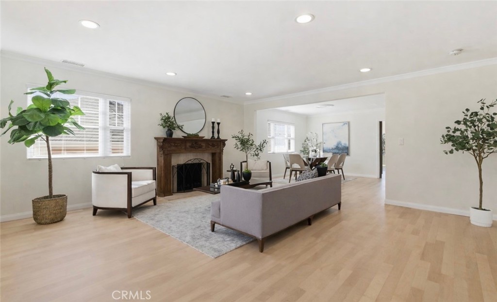 Active for sale at Los Angeles, CA, Los Angeles, CA CA and 3 baths