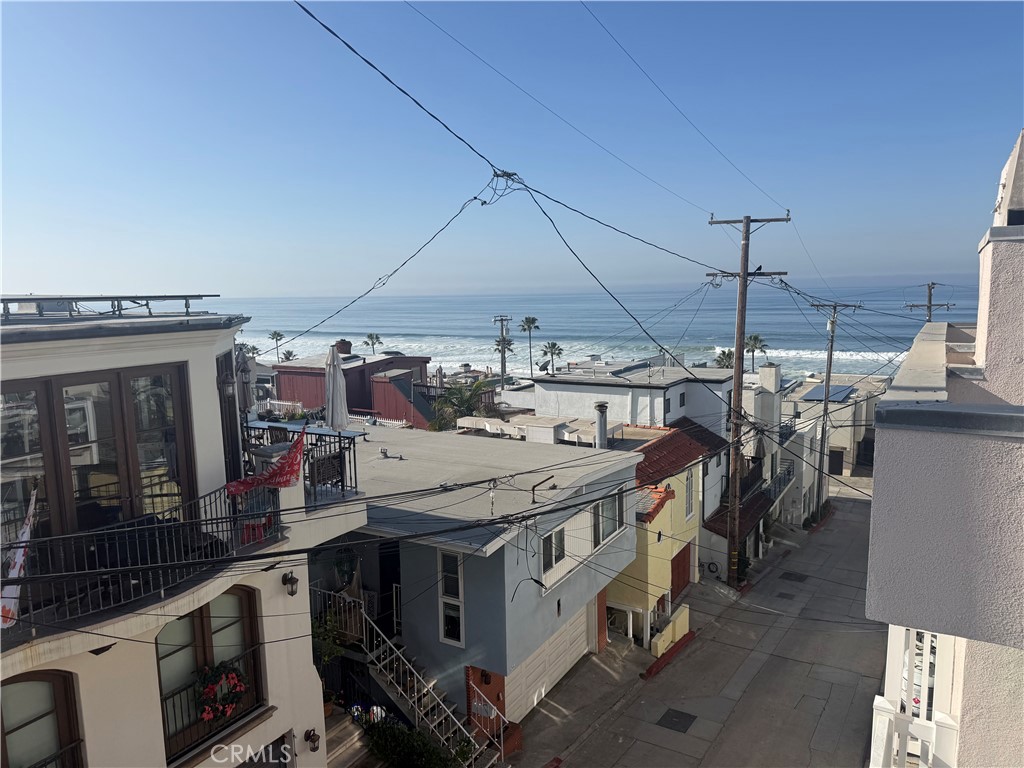 Residential Lease for rent at 205 Shell Street, Manhattan Beach CA featuring 2 beds and 2 baths