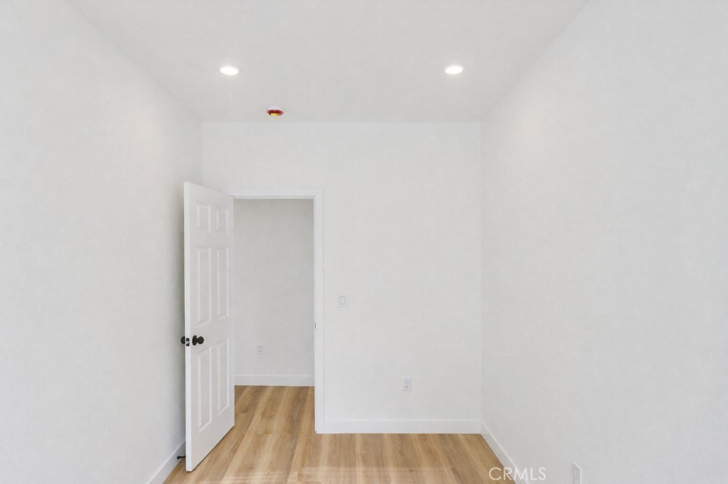 Residential Lease for rent at 625 Orizaba Avenue 6, Long Beach, Los Angeles County CA featuring 2 beds and 1 bath