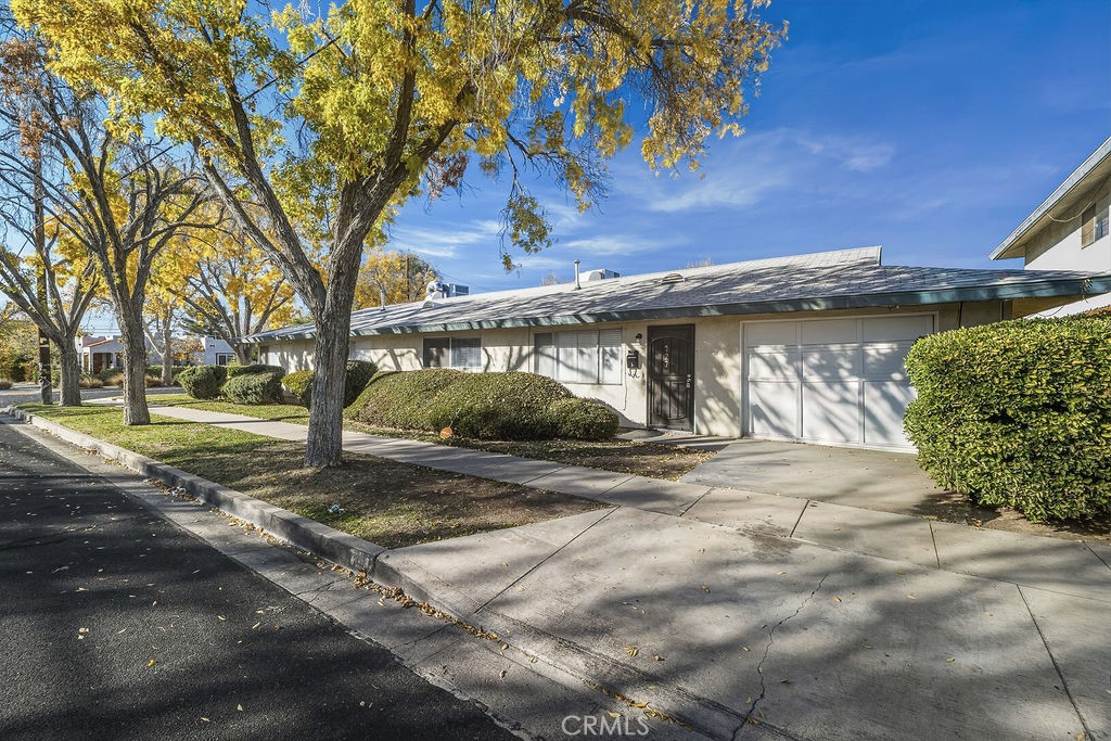 Residential Income for sale at 44702 Fig Avenue, Lancaster CA