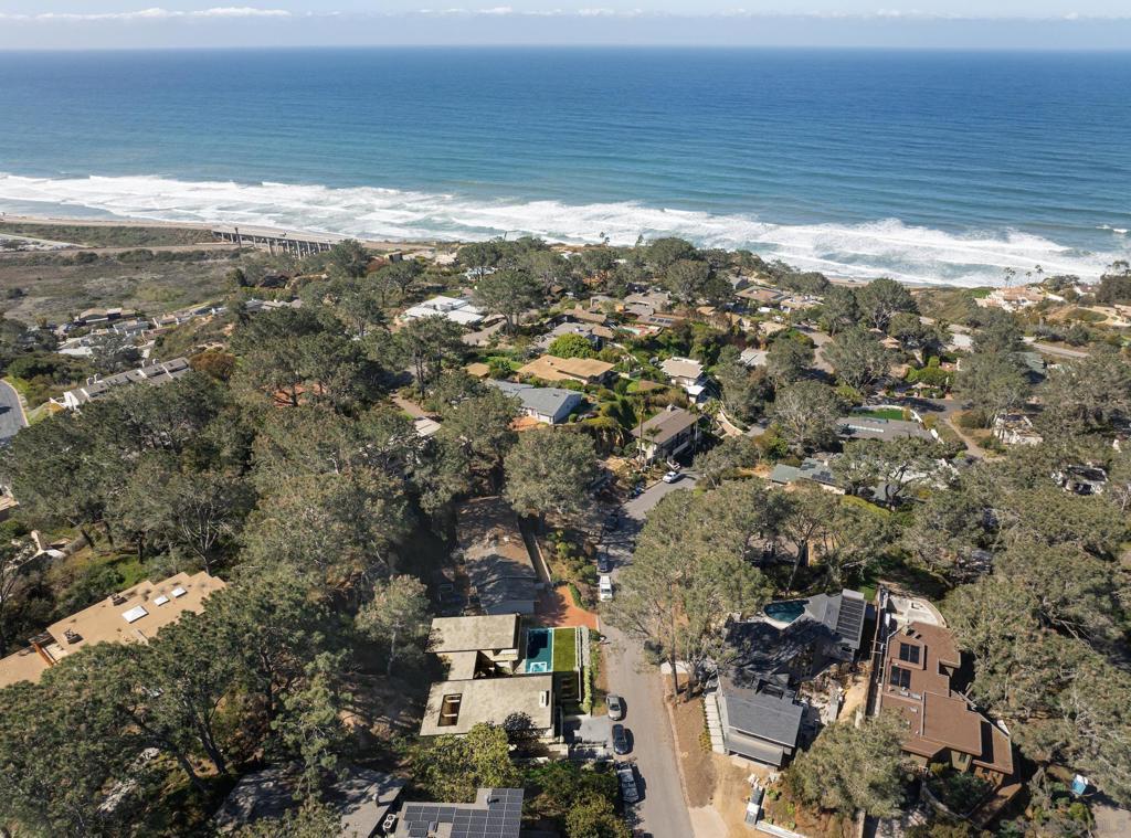 Residential for sale at Hidden Pines, Del Mar CA featuring 4 beds and 5 baths