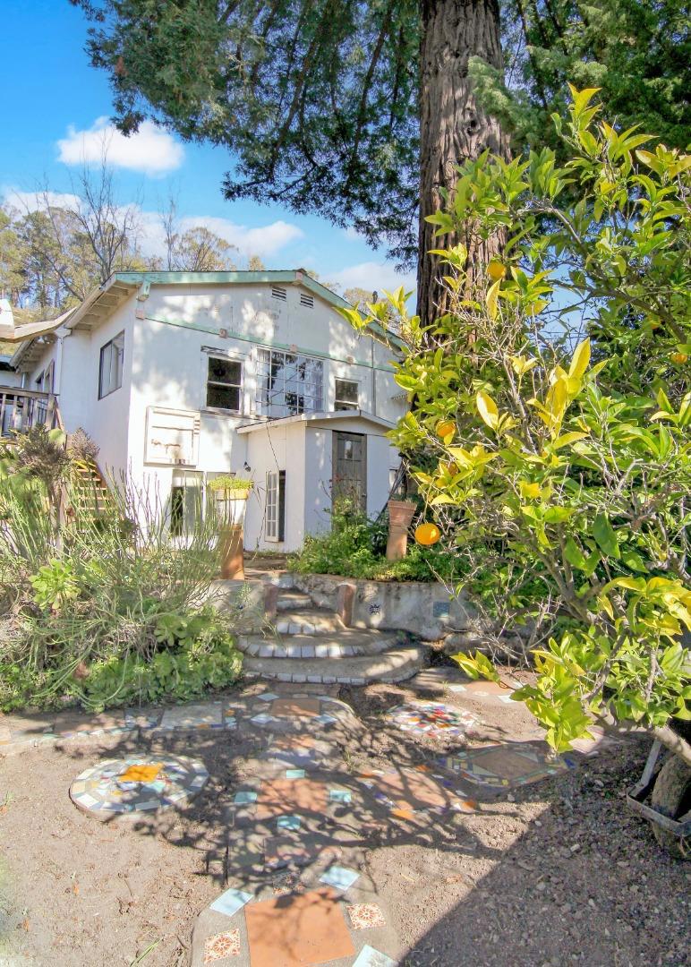 Residential for sale at 721 Prospect Heights, Santa Cruz CA featuring 3 beds and 2 baths