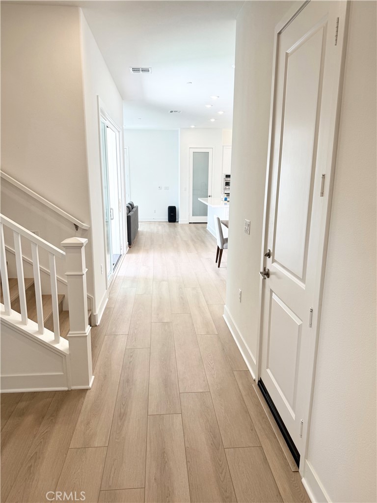 Residential Lease for rent at 620 Grizzly, Irvine CA featuring 5 beds and 6 baths