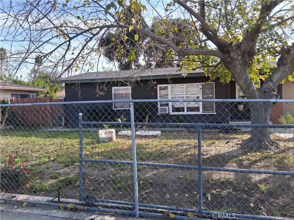 Residential for sale at 1185 W Devonshire, Hemet CA featuring 2 beds and 1 bath