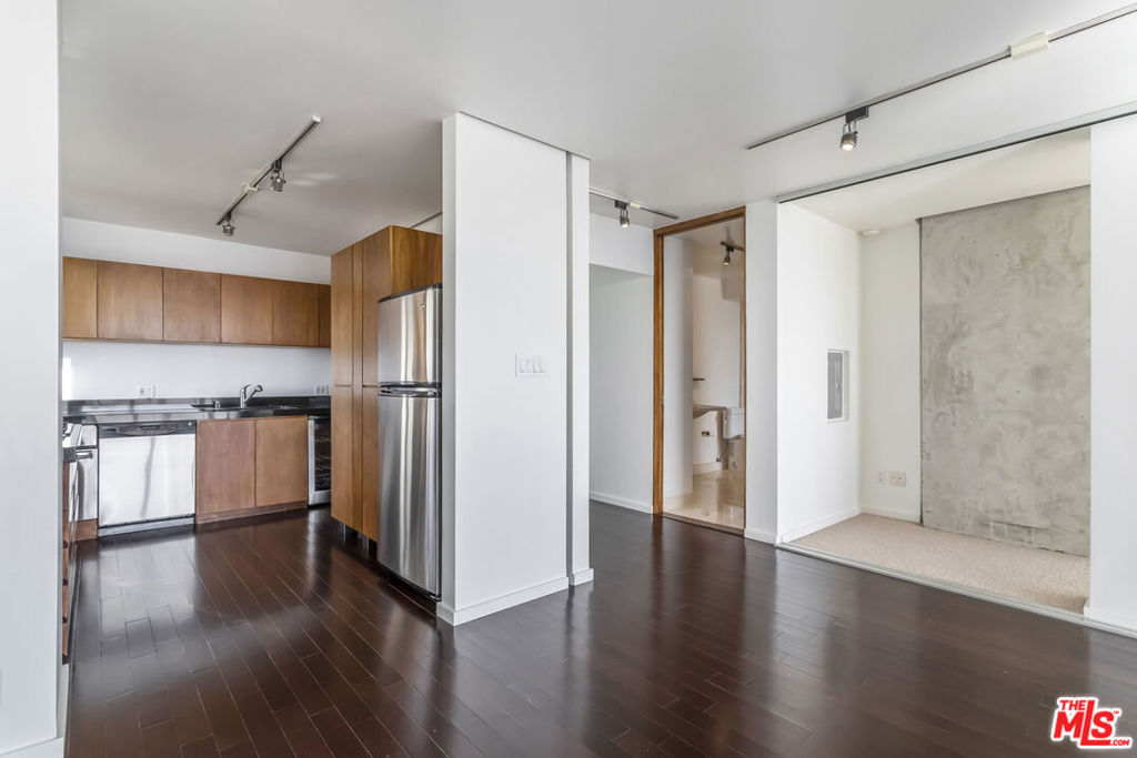 Residential Lease for rent at 8787 Shoreham Drive 610, West Hollywood CA featuring 1 bed and 1 bath