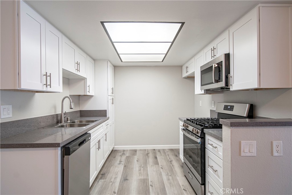 Residential Lease for rent at 3420 Falcon Street 117, Pomona, Los Angeles County CA featuring 2 beds and 2 baths