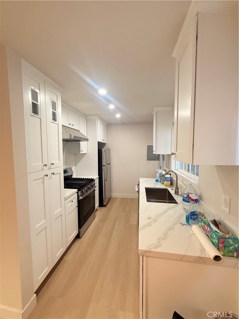 Residential Lease for rent at 1711 Fremont D, South Pasadena CA featuring 1 bed and 1 bath