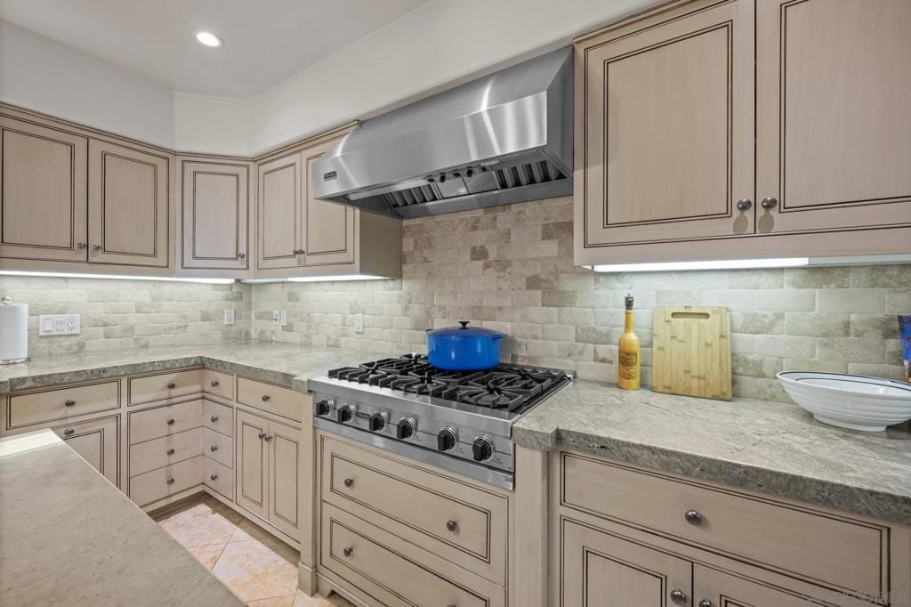 Active for sale at La Jolla, CA, La Jolla, CA CA and 3 baths