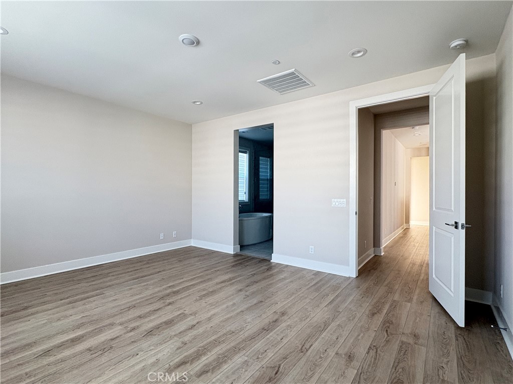 Residential Lease for rent at 160 Longden, Lake Forest CA featuring 4 beds and 4 baths