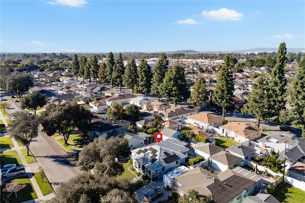 Active for sale at Lakewood, CA, Lakewood, CA CA and 3 baths