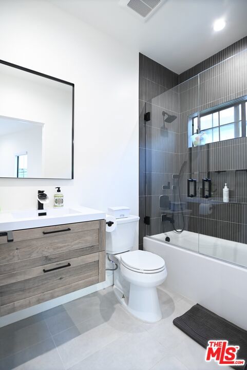 Residential Lease for rent at 1430 Stearns Drive, Los Angeles, Los Angeles County CA featuring 4 beds and 4 baths