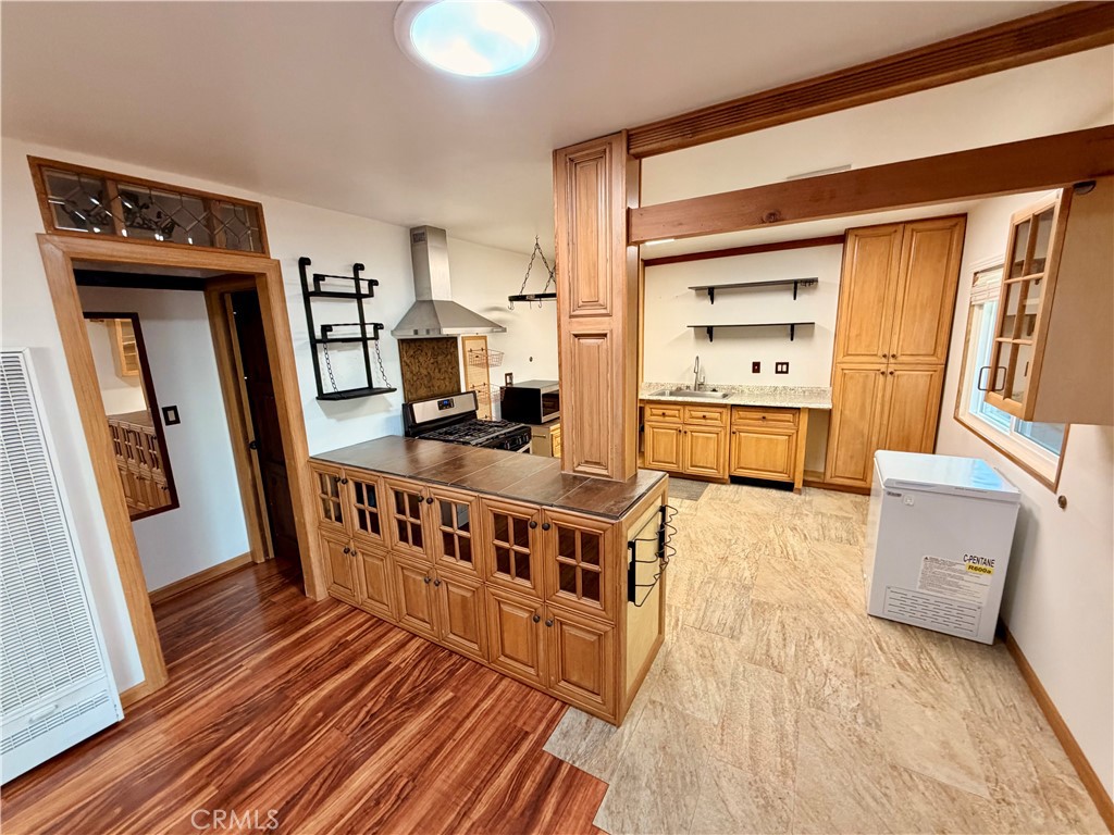 Residential Lease for rent at 156 W Escalones B, San Clemente CA featuring 2 beds and 1 bath