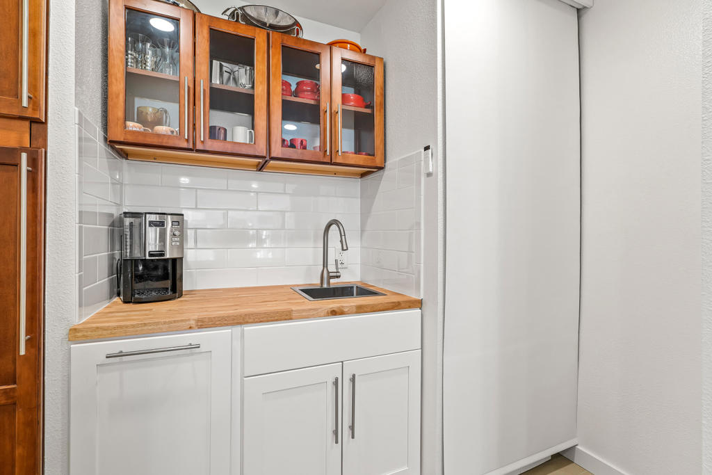 Residential for sale at 231 E La Verne Way #E, Palm Springs CA featuring 3 beds and 3 baths