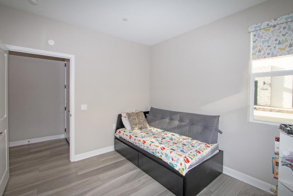 Residential Lease for rent at 10475 Galen Way, San Diego, San Diego County CA featuring 3 beds and 2 baths