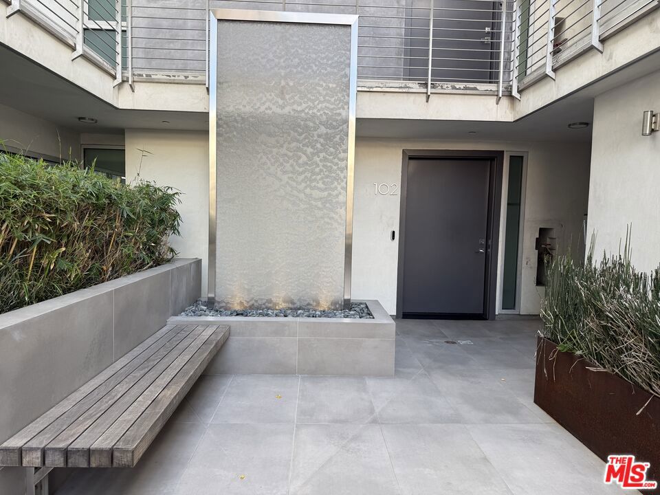 Residential Lease for rent at 8210 Fountain Avenue 103, West Hollywood, Los Angeles County CA featuring 2 beds and 2 baths