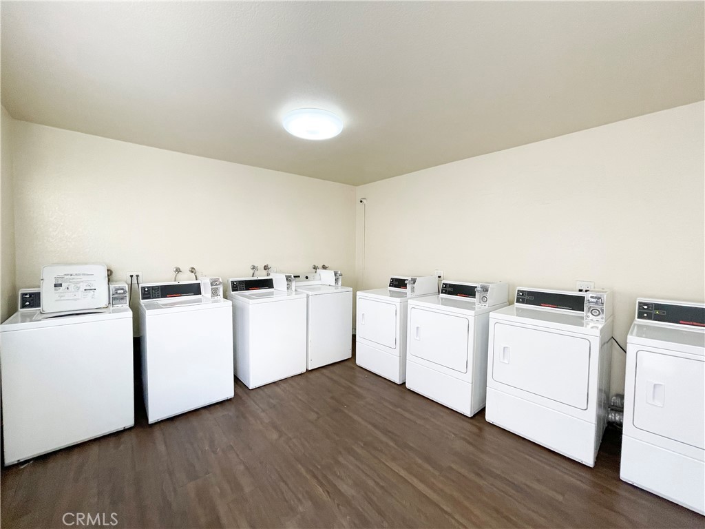 Residential Lease for rent at 13535 Yukon Avenue 34, Hawthorne CA featuring 1 bed and 1 bath