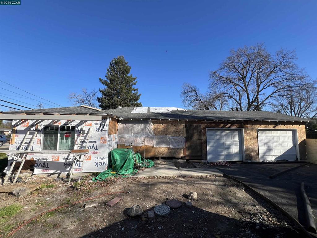 Residential for sale at 2057 Oak Park Blvd, Pleasant Hill CA featuring 3 beds and 2 baths