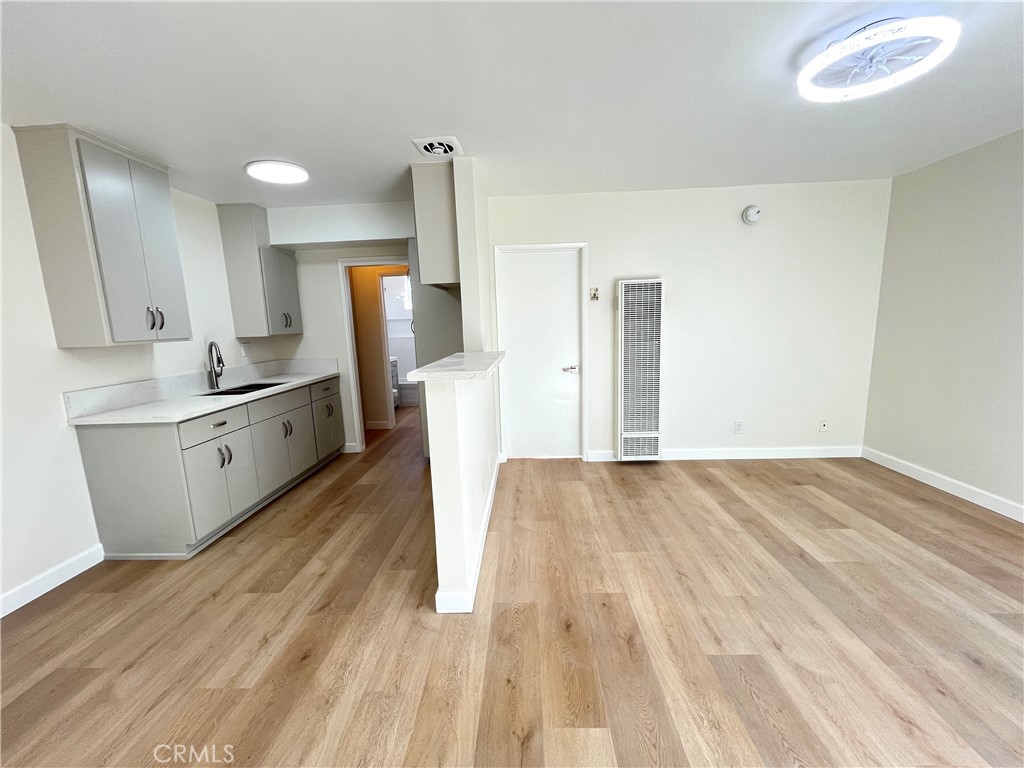 Residential Lease for rent at 3430 W 63rd Street 3, Los Angeles, Los Angeles County CA featuring 1 bed and 1 bath