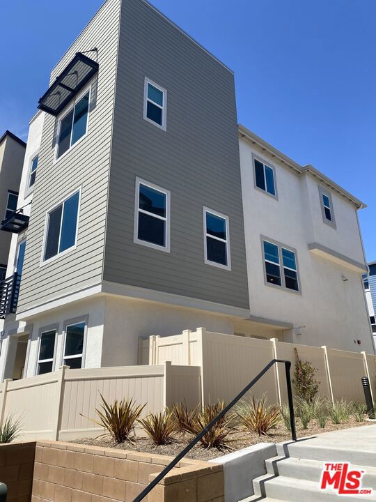 Residential Lease for rent at 713 Daniel Freeman Circle, Inglewood CA featuring 4 beds and 3 baths