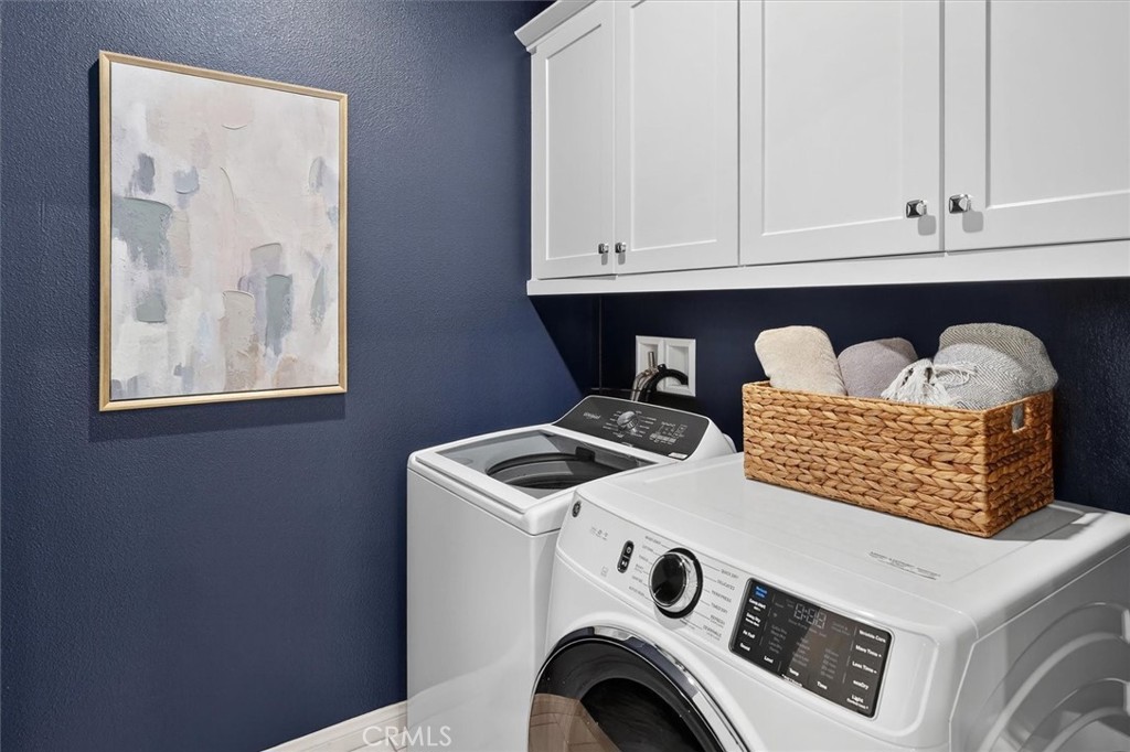 Residential for sale at 22922 Harvest Mill, Saugus CA featuring 2 beds and 3 baths