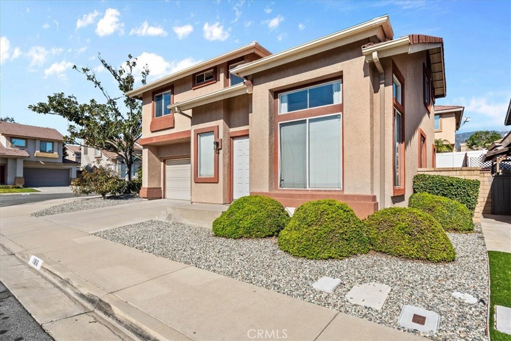 Residential Lease for rent at 11816 Triolo, Rancho Cucamonga CA featuring 3 beds and 3 baths